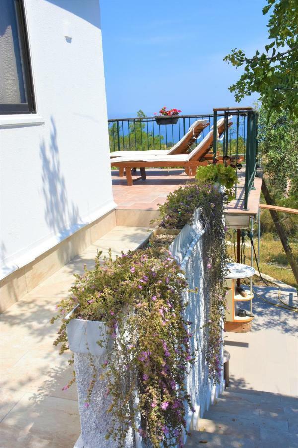 Philip'S Holiday House 네오 초리오 외부 사진
